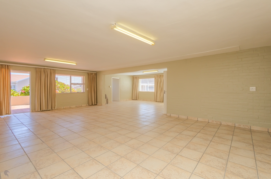 3 Bedroom Property for Sale in Myburgh Park Western Cape